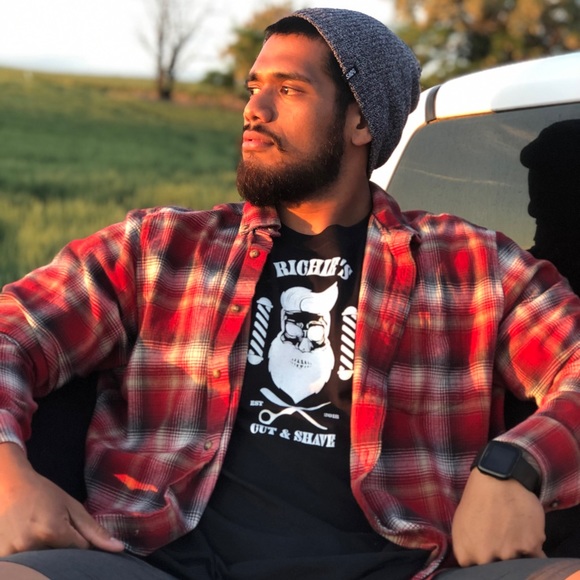 Meet your Posher, Keali’i - Picture 2 of 2